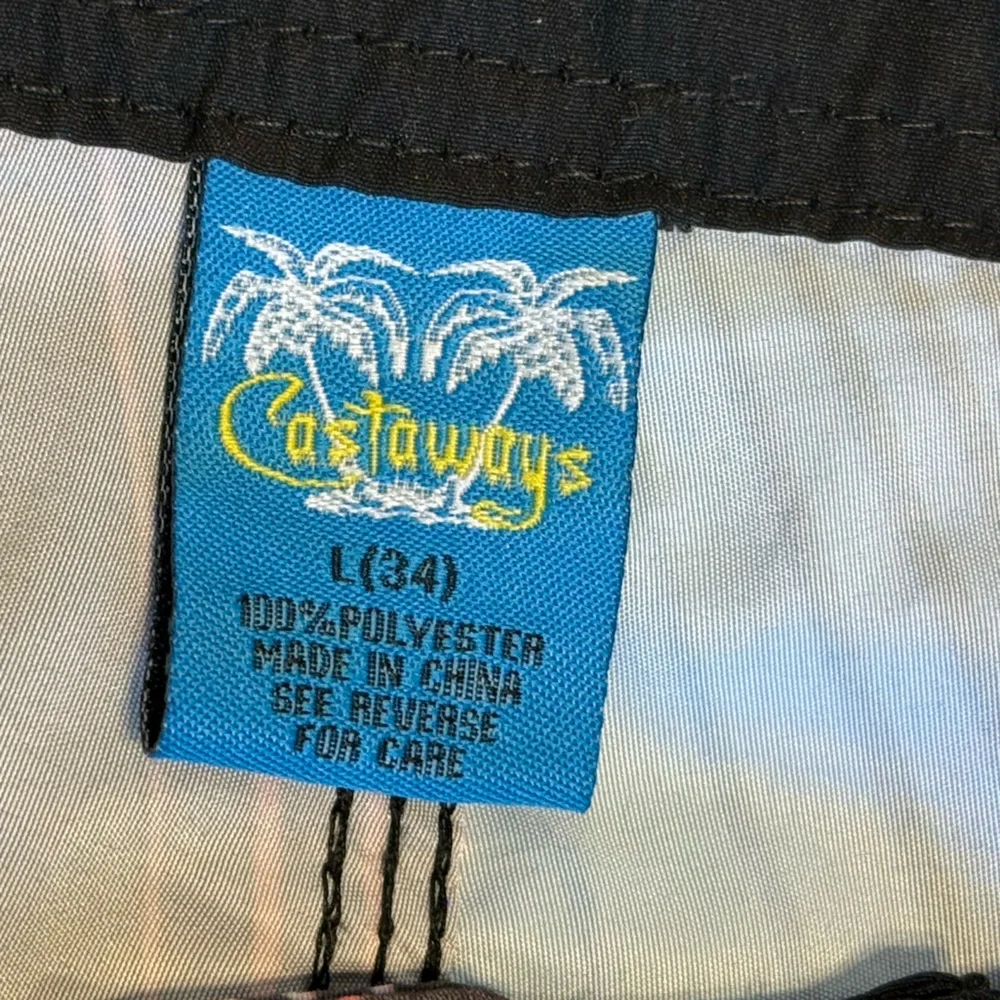 Castaways ISLANDHAZE size large multicolored board shorts